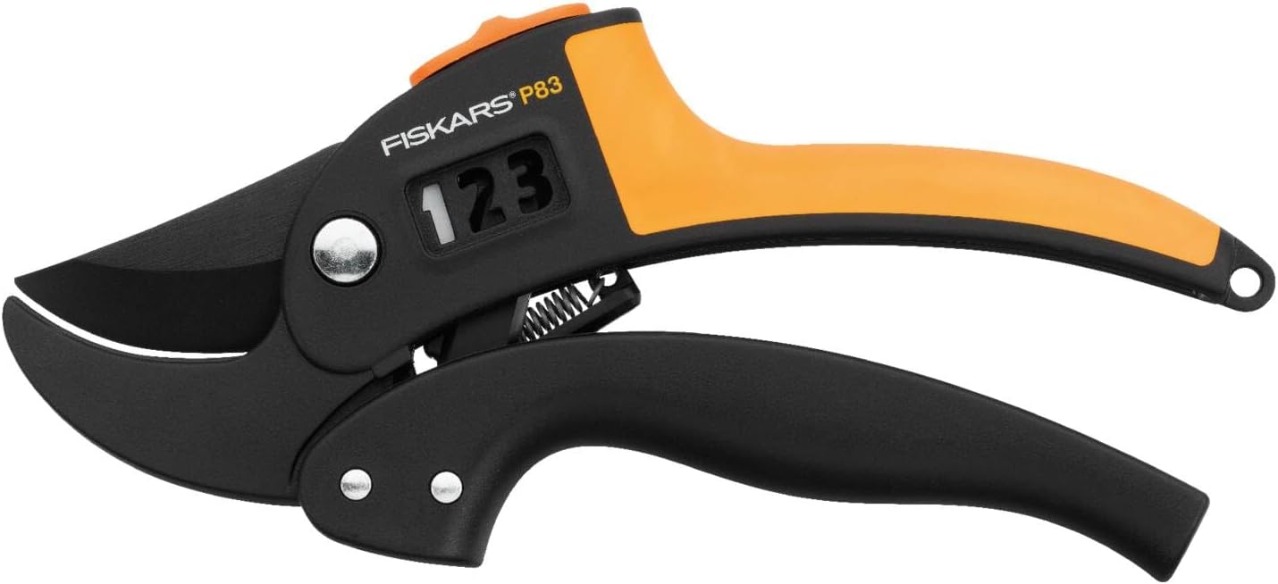 Fiskars Amboss-Gartenschere für trockene Zweige und Äste, Antihaftbeschichtet, Hochwertige Stahl-Klingen, Länge: 19 cm, Schwarz/Orange, PowerStep, P83, 1000575